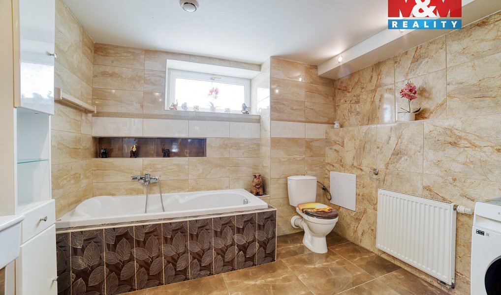 Prodej domu 252 m² s pozemkem 847 m², Planá – náhled fotky 4