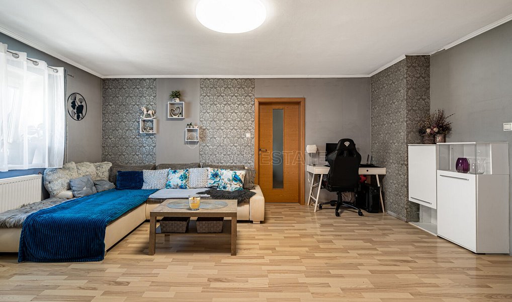 Prodej bytu 3+1 89 m², Ostrov – náhled fotky 5