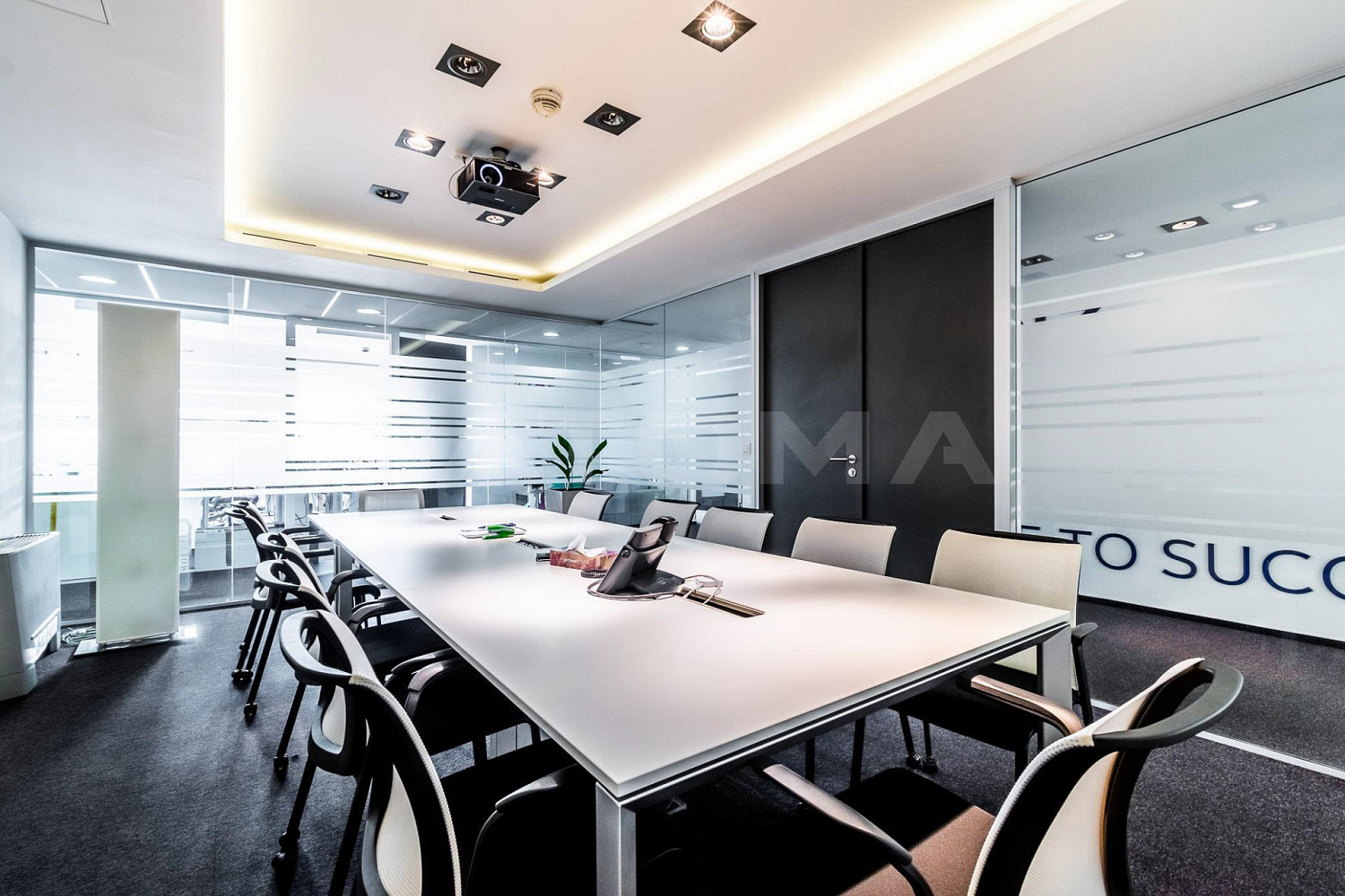 Pronájem kanceláře 215 m² – pohled 2