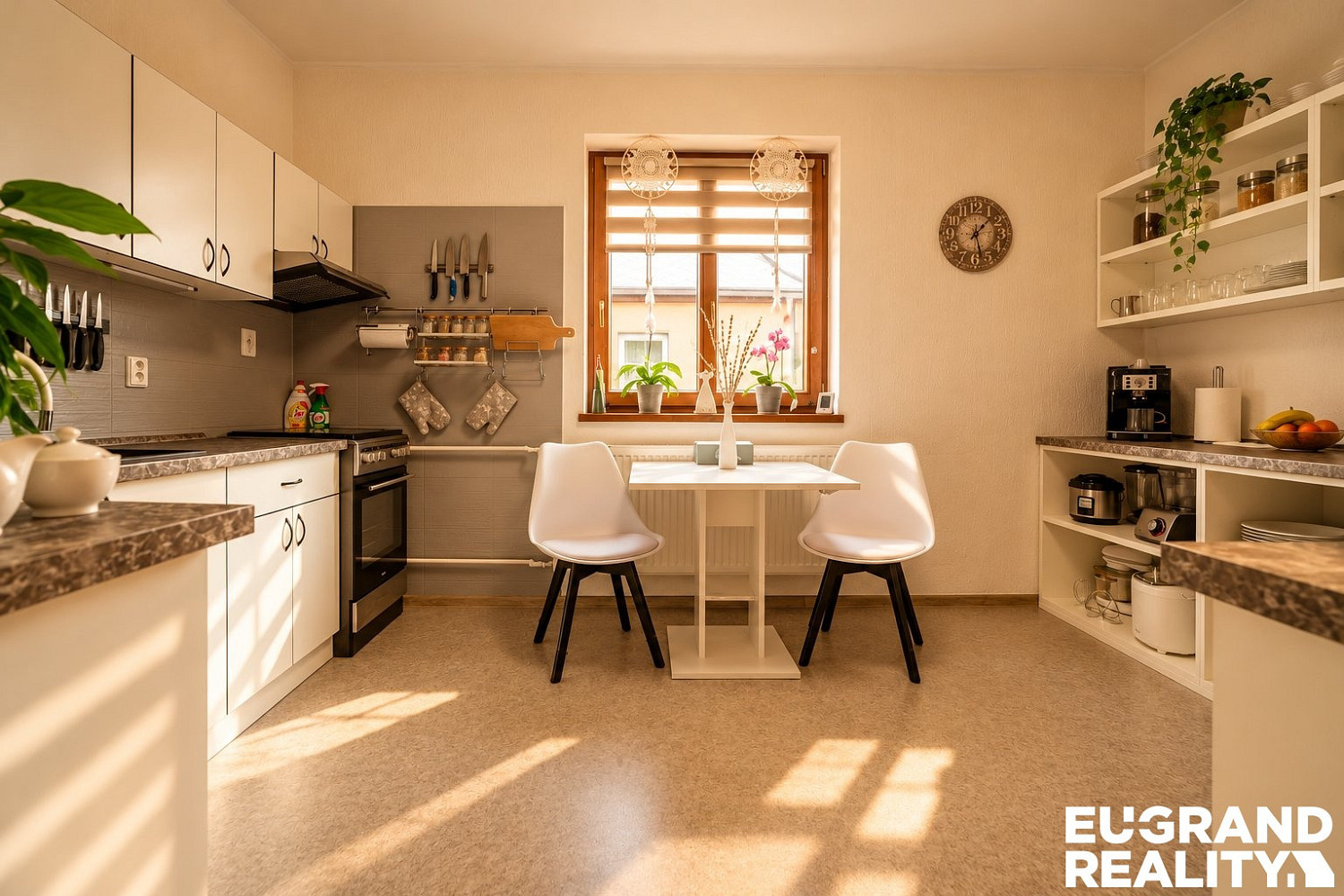 Prodej domu 180 m² s pozemkem 1 272 m² – fotografie 2
