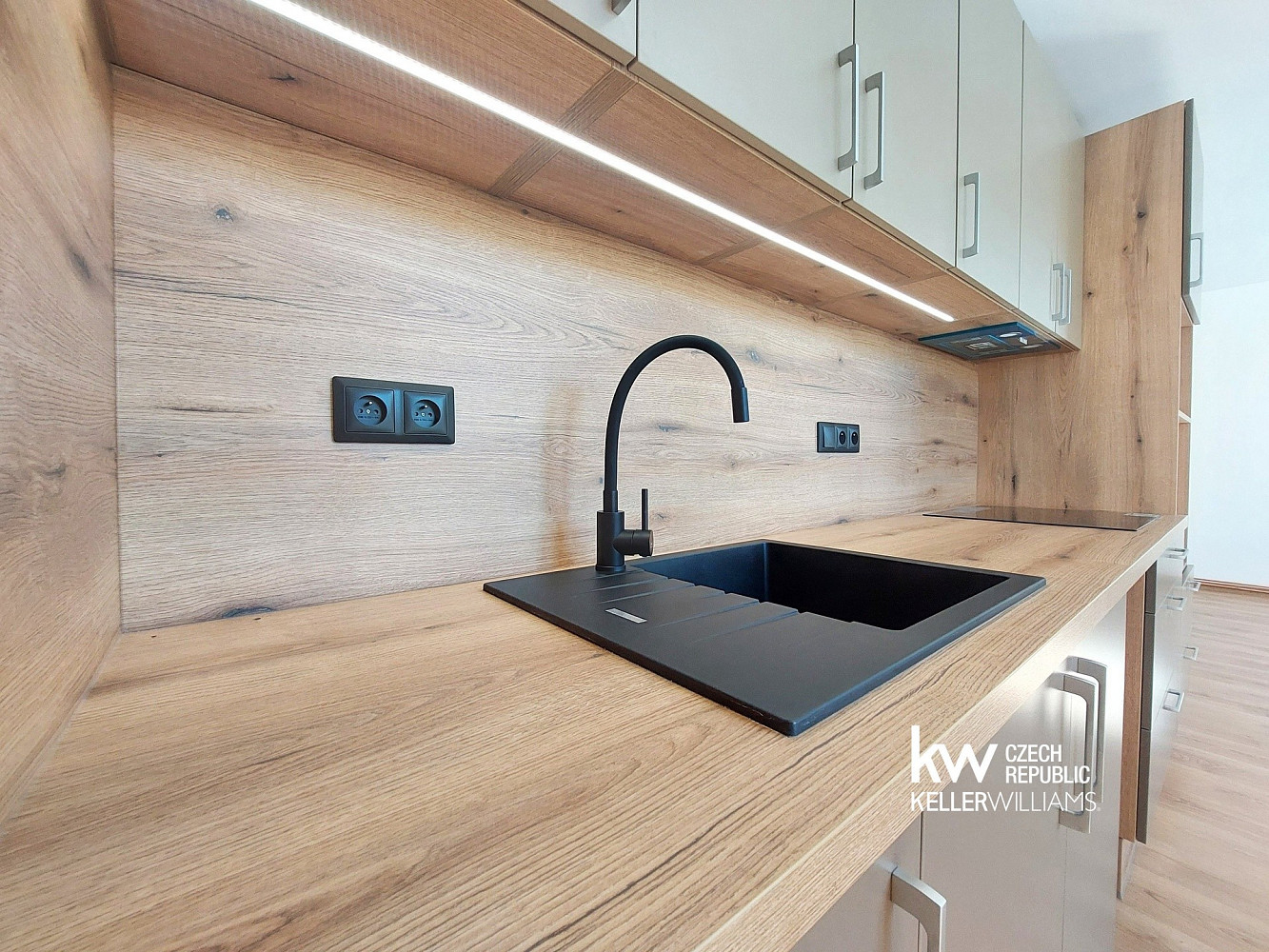 Pronájem bytu 2+kk 57 m² – fotografie 5