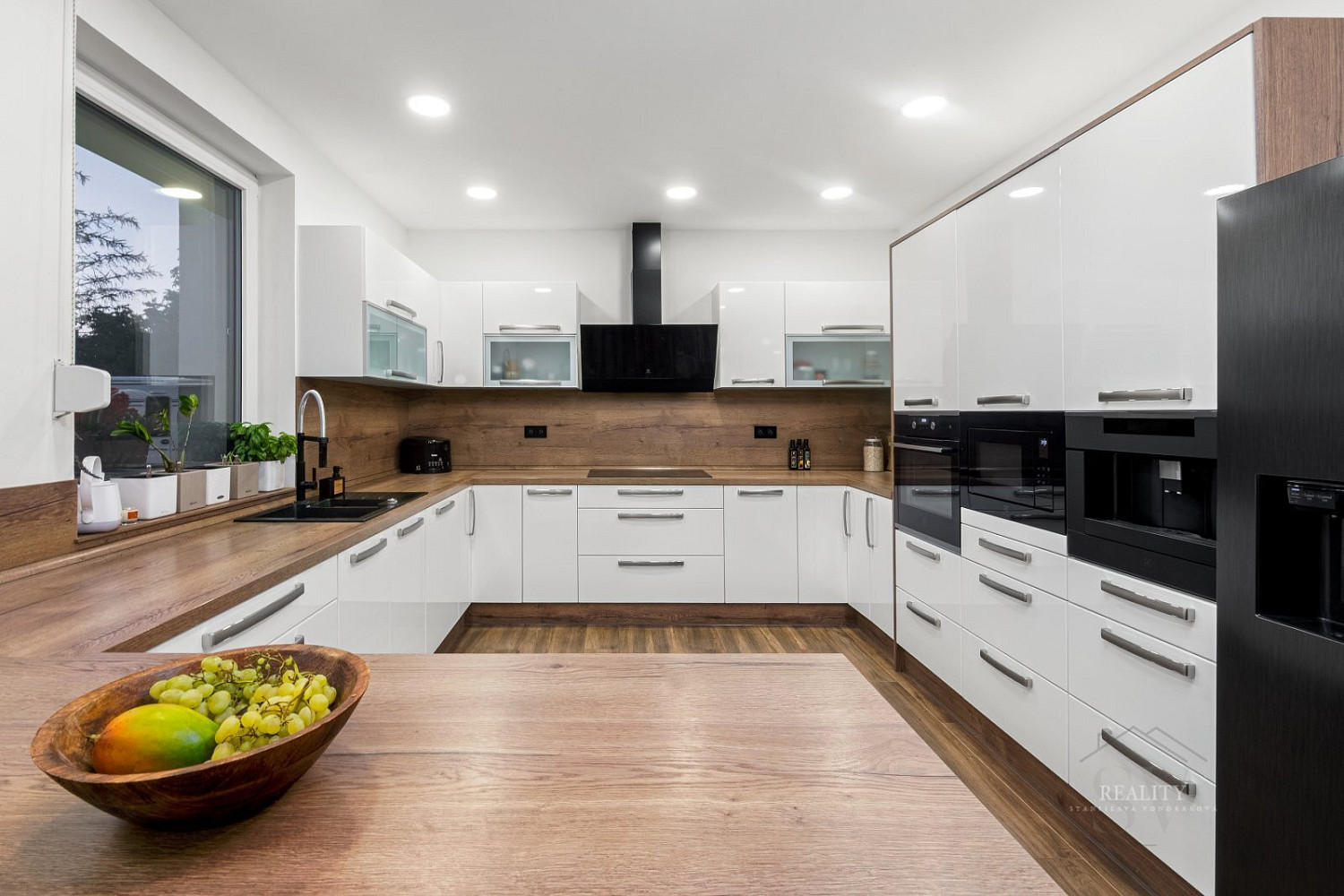 Prodej domu 221 m² s pozemkem 1 252 m²