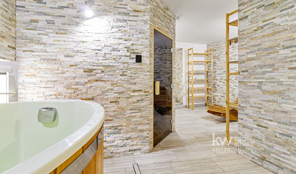Prodej bytu 4+1 471 m², Nové Strašecí – náhled fotky 3