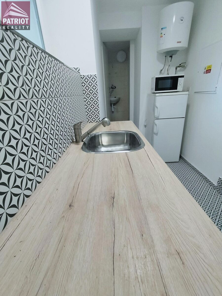 Pronájem bytu 1+kk 29 m² – fotografie 4
