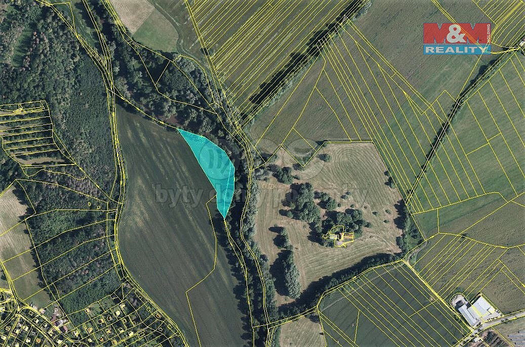 Prodej pole 2 071 m²