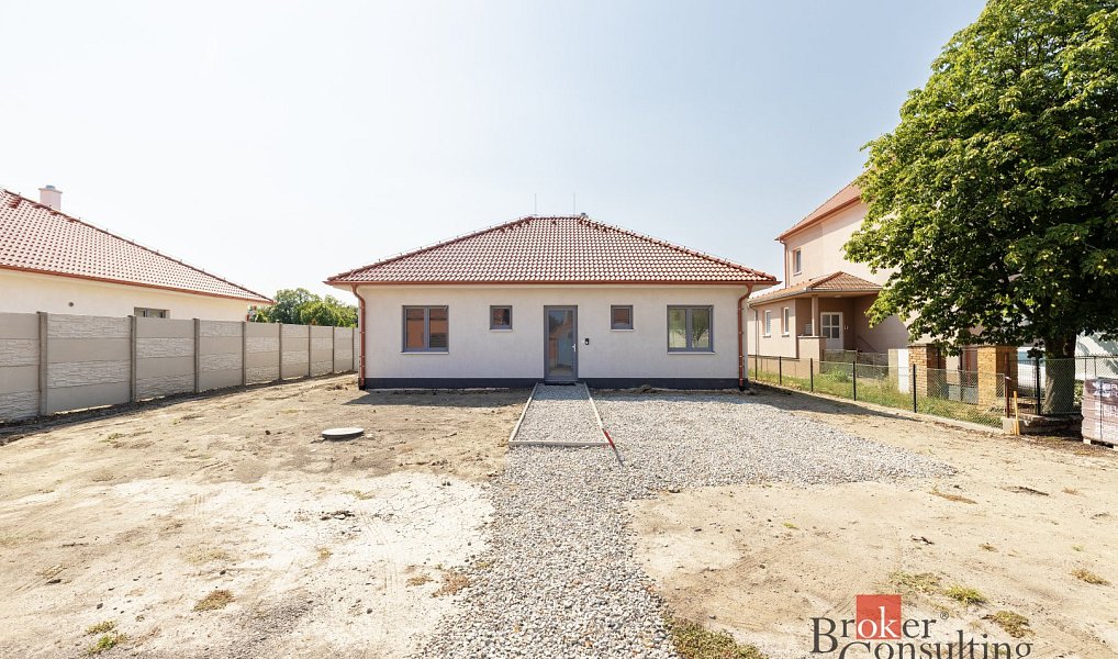 Prodej domu 100 m² s pozemkem 699 m², Miroslav – náhled fotky 2