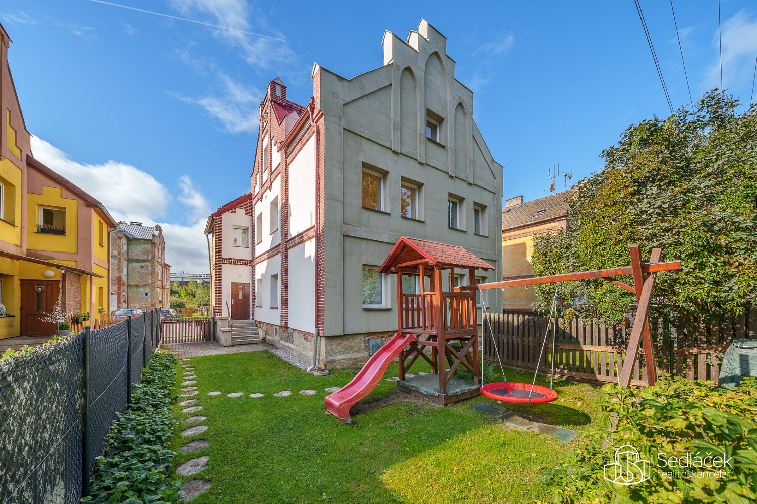 Prodej domu 260 m² s pozemkem 129 m²