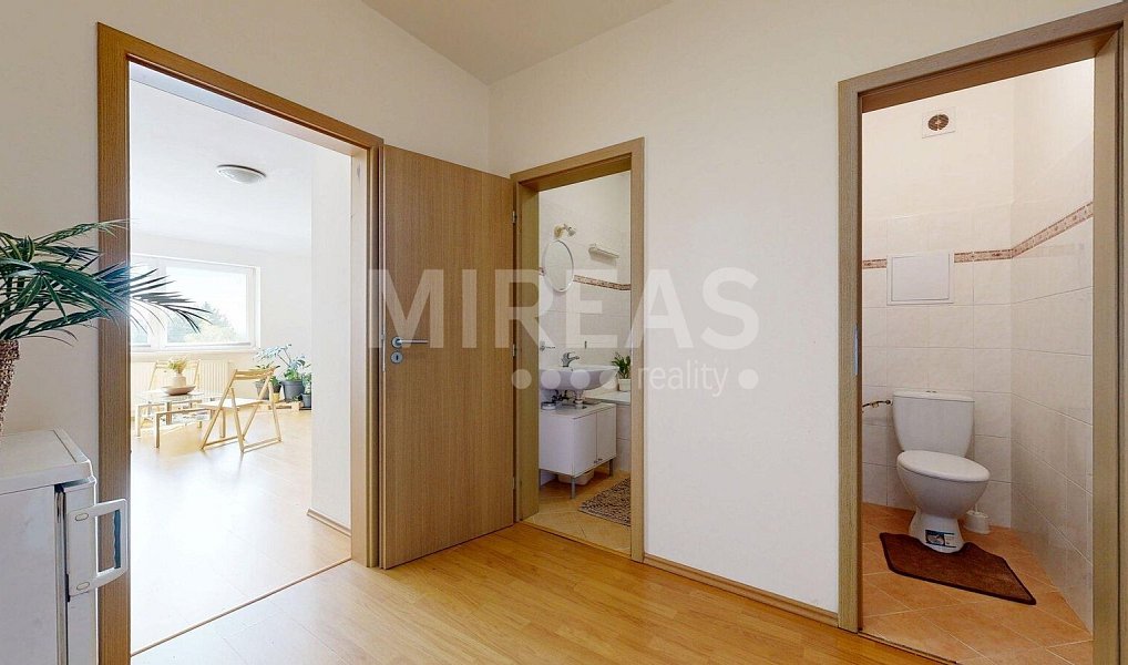 Prodej bytu 1+kk 36 m², Jirny – náhled fotky 8