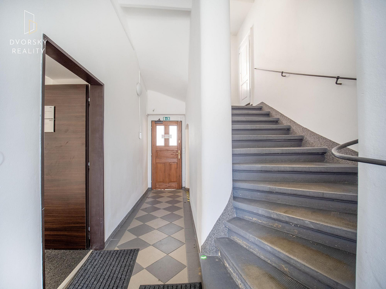 Pronájem kanceláře 305 m² — photo 4