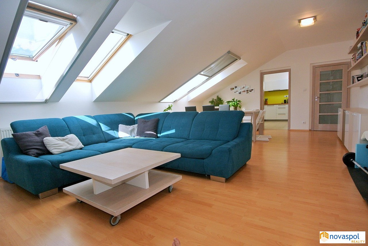 Pronájem bytu 3+1 108 m² — photo 2