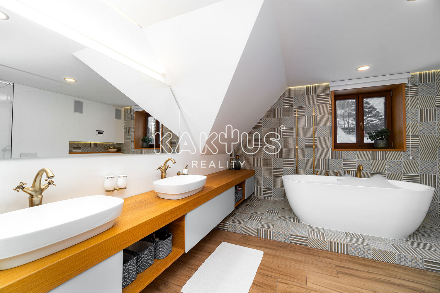 Prodej domu 462 m² s pozemkem 30 521 m² — photo 3