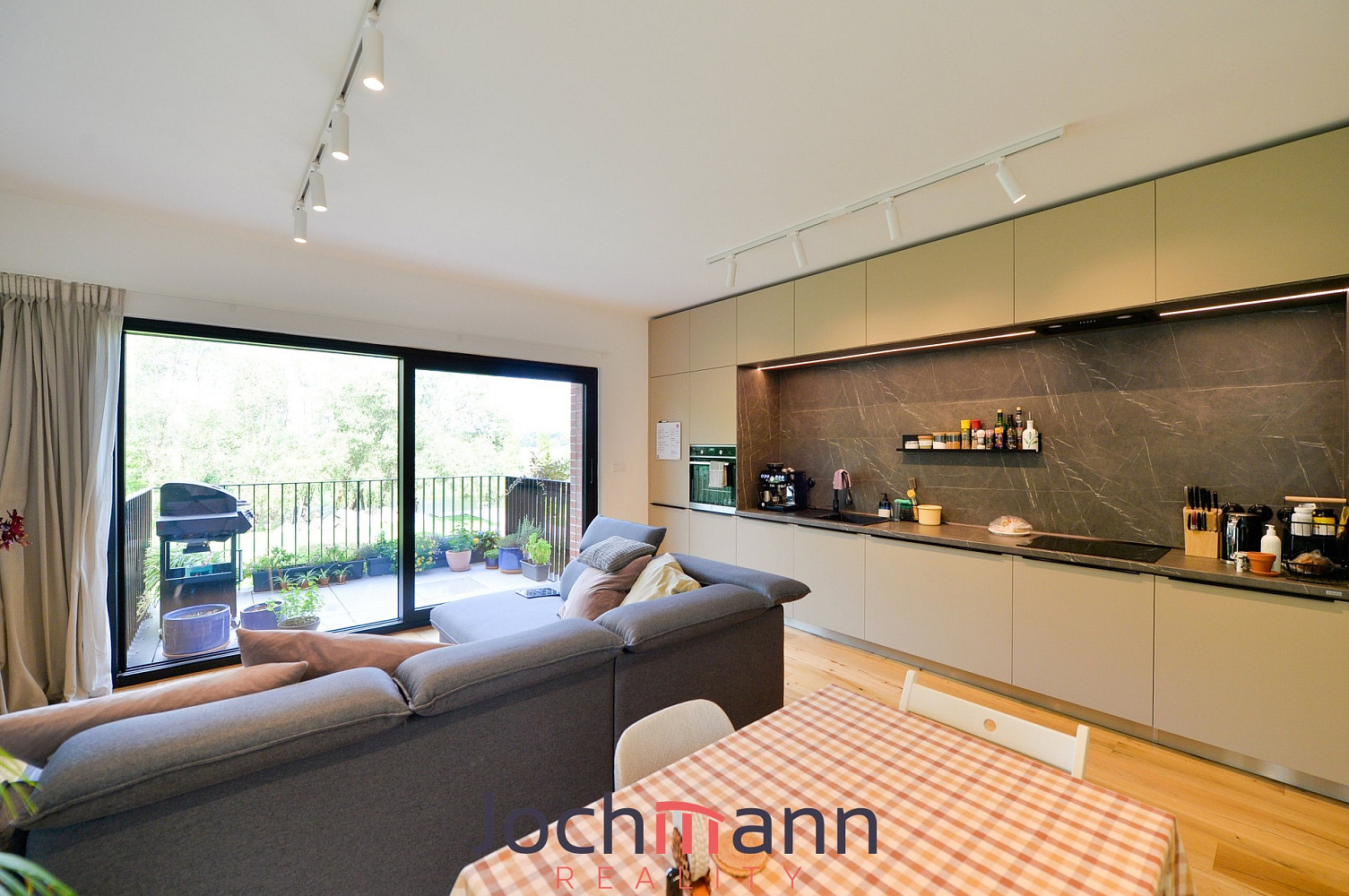 Pronájem bytu 3+kk 78 m² – fotografie 3