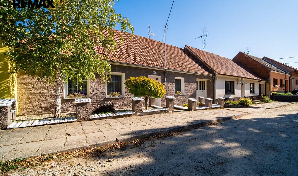 Prodej domu 280 m² s pozemkem 1 208 m², Vémyslice – náhled fotky 40