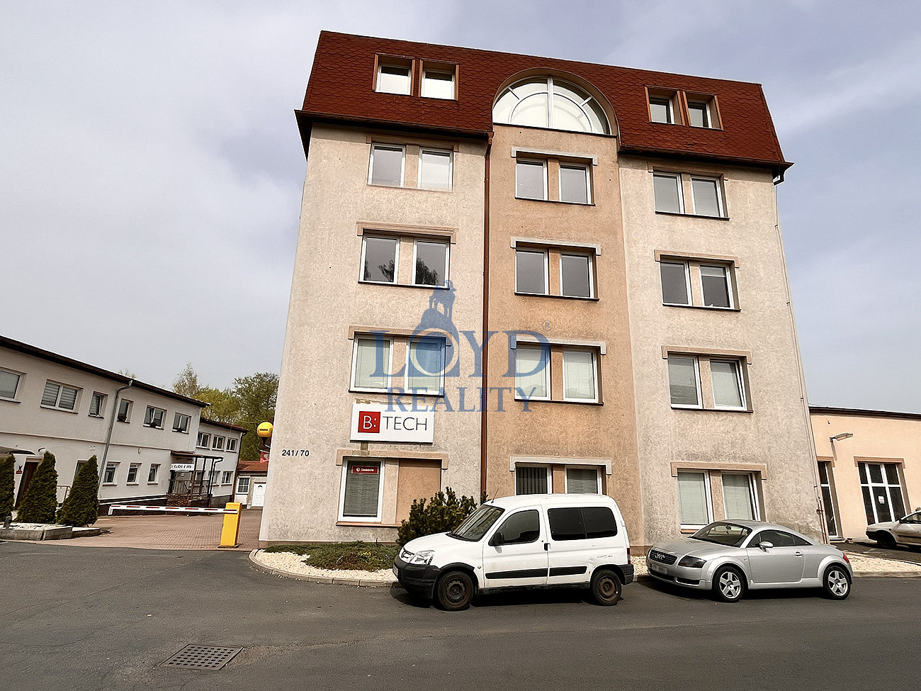 Pronájem kanceláře 30 m² — photo 2