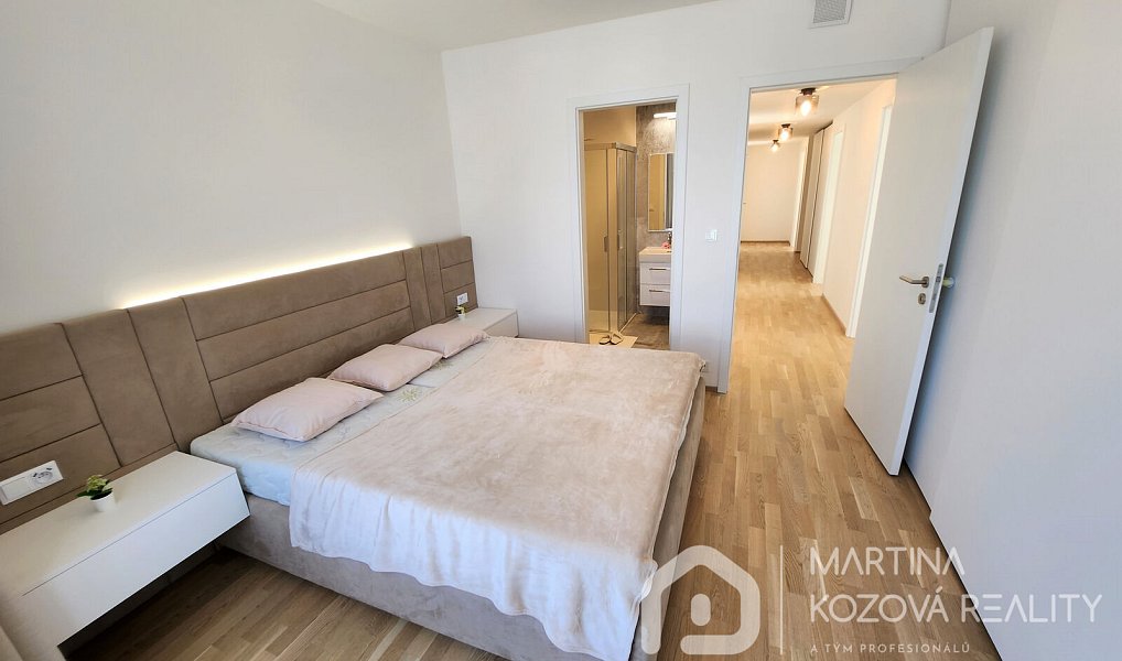 Pronájem bytu 4+kk 120 m², Praha – náhled fotky 20