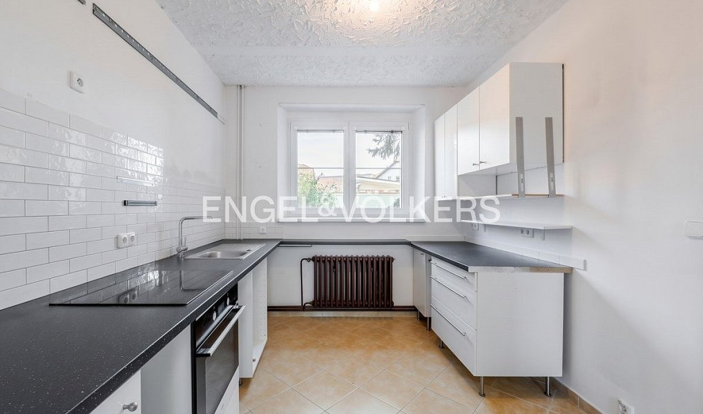 Pronájem domu 130 m² s pozemkem 250 m², Praha – náhled fotky 2