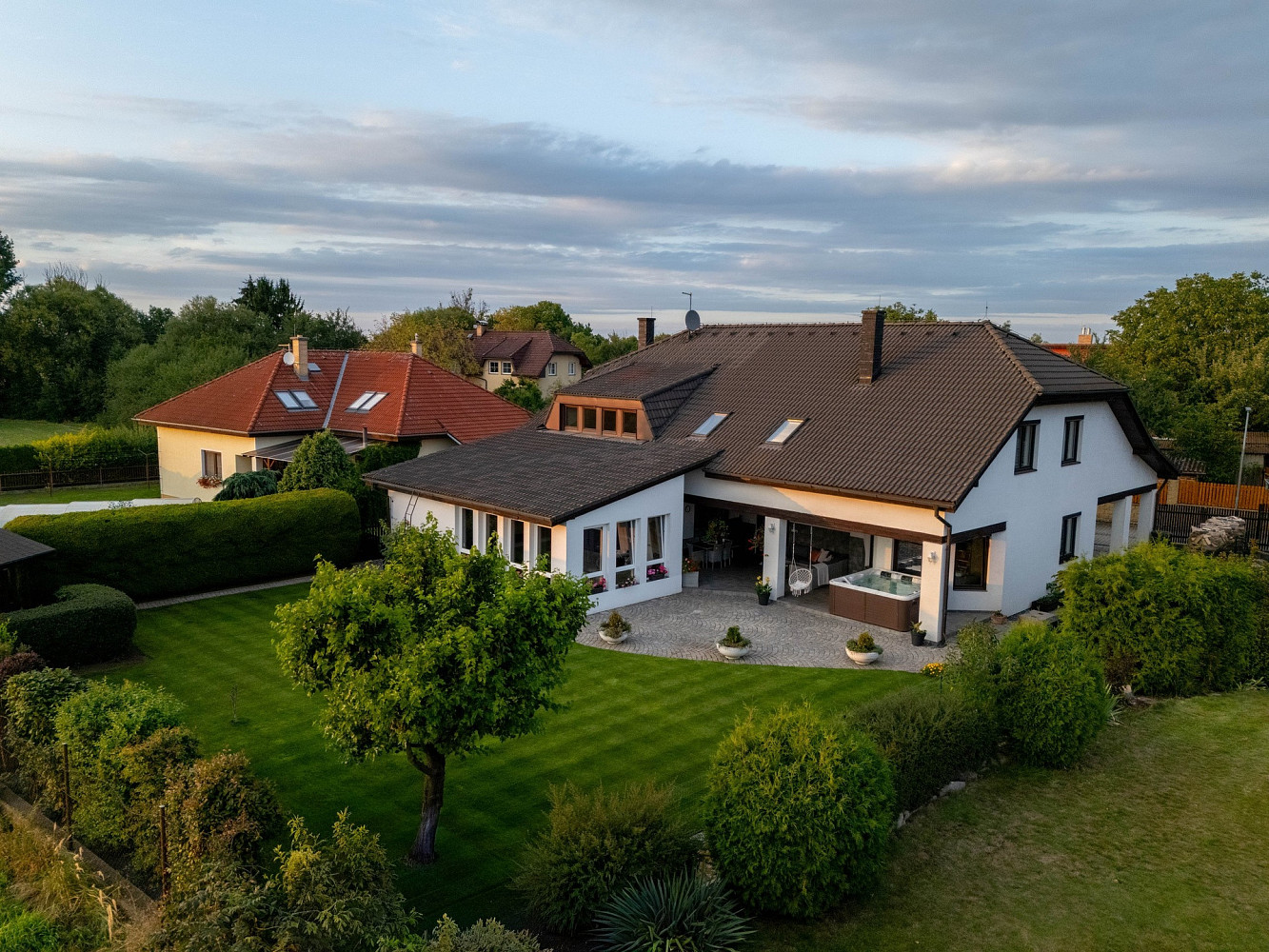 Prodej domu 290 m² s pozemkem 785 m²