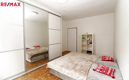 Prodej bytu 3+1 74 m², Káranská, Praha 10 - Malešice
