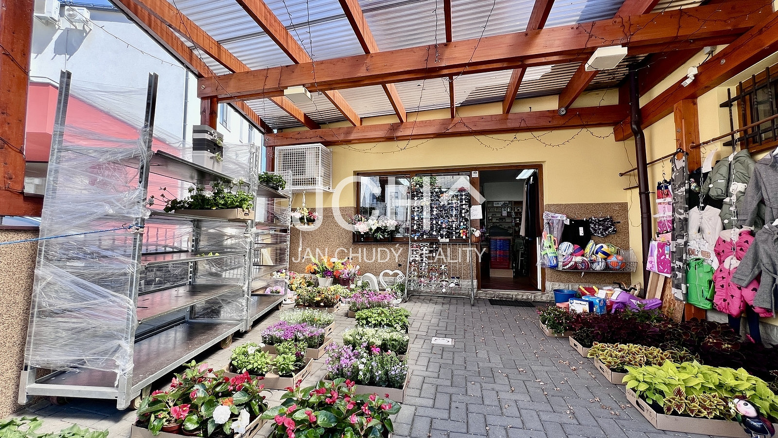 Pronájem obchodních prostor 65 m² – fotografie 3