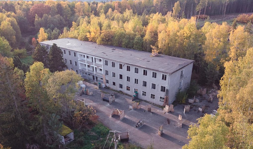 Prodej komerčního objektu (jiného typu) 2 000 m², Pernarec – náhled fotky 3