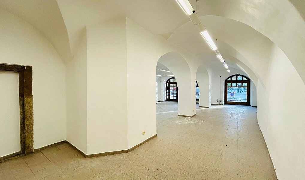 Pronájem obchodních prostor 300 m², Jihlava – náhled fotky 4