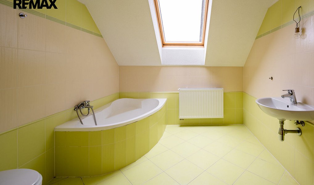 Prodej domu 205 m² s pozemkem 946 m², Jenišov – náhled fotky 25