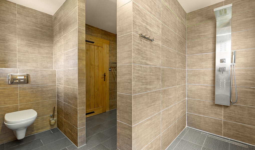 Prodej ubytovacího objektu 155 m², Karolinka – náhled fotky 16