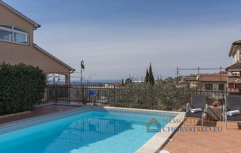 Prodej domu 200 m² s pozemkem 330 m² – pohled 4