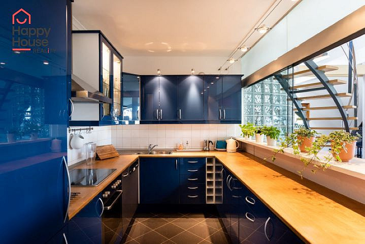 Pronájem bytu 5+kk 250 m² – fotografie 2