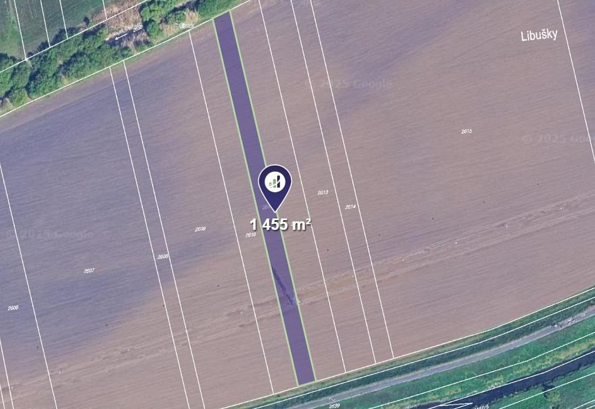 Prodej pole 1 455 m²