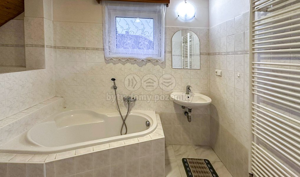 Prodej domu 240 m² s pozemkem 256 m², Dolany nad Vltavou – náhled fotky 3