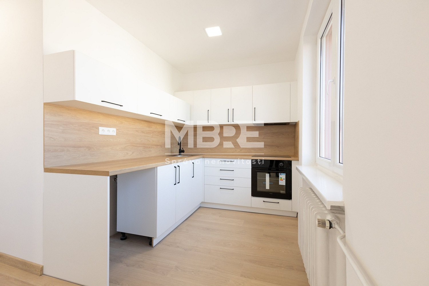 Pronájem bytu 2+kk 55 m² – pohled 2