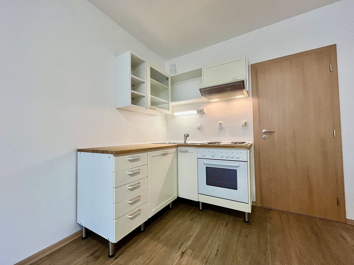 Pronájem bytu 1+kk 27 m² – fotografie 3