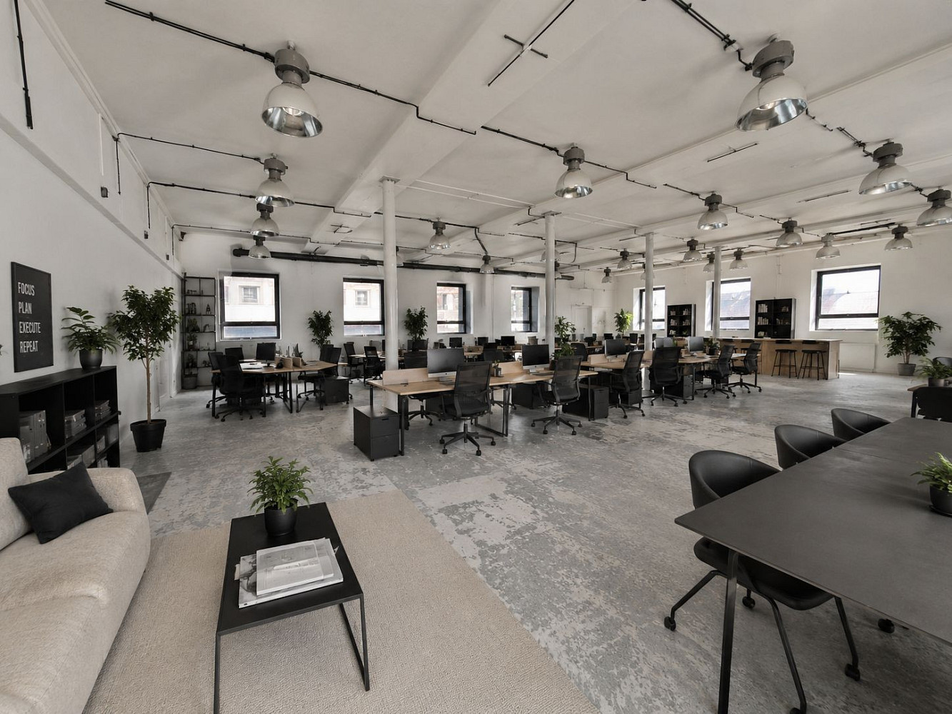 Pronájem kanceláře 365 m² – fotografie 2