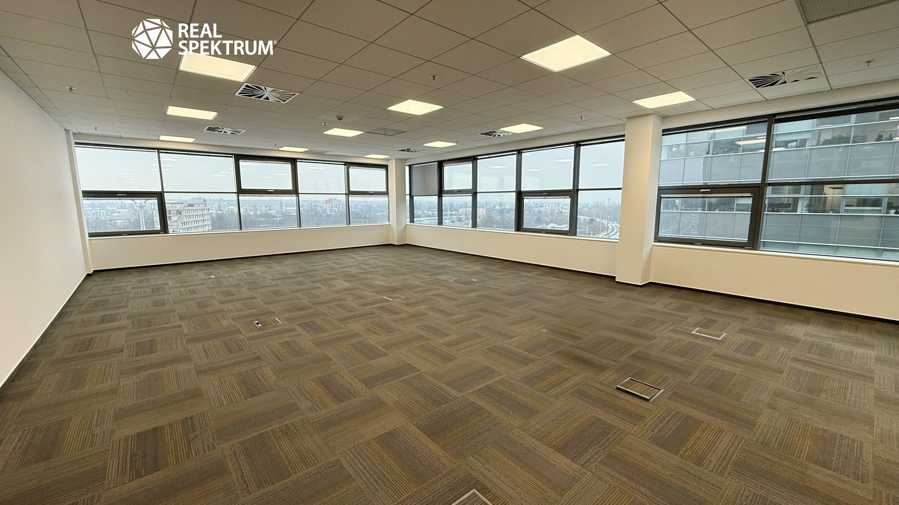 Pronájem kanceláře 240 m² – fotografie 3