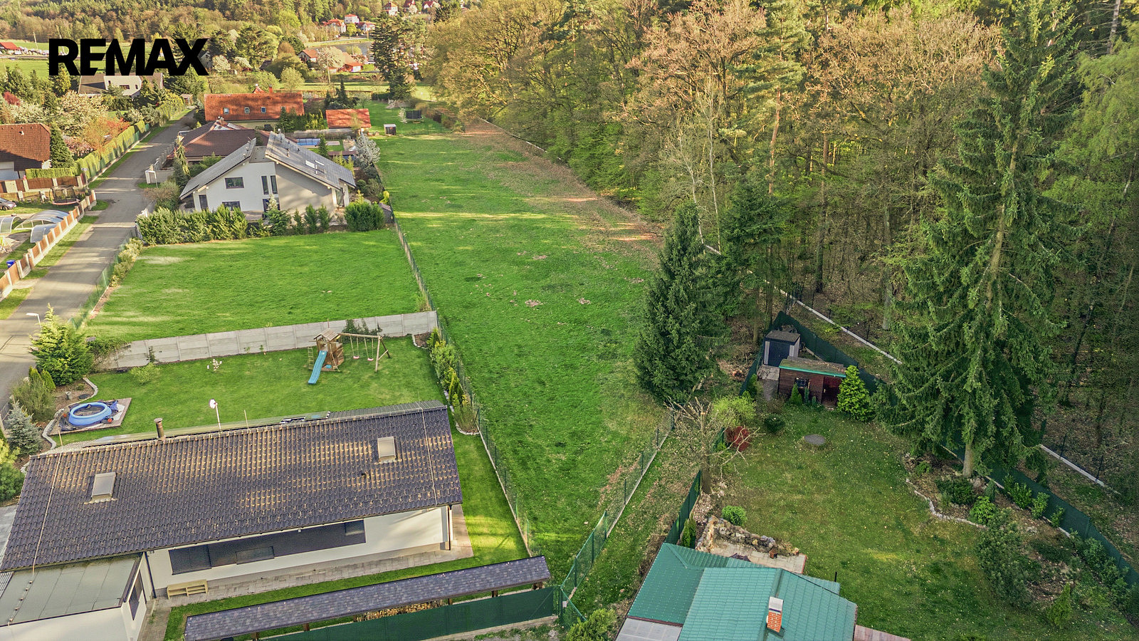 Prodej stavebního pozemku 4 224 m² – fotografie 3