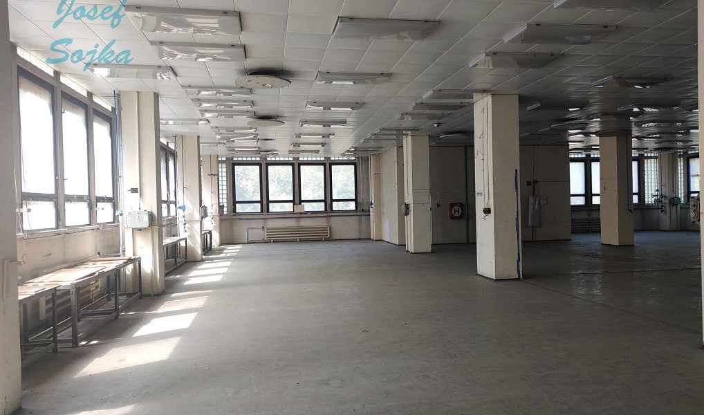 Pronájem skladovacích prostor 4 500 m², Adamov – náhled fotky 20