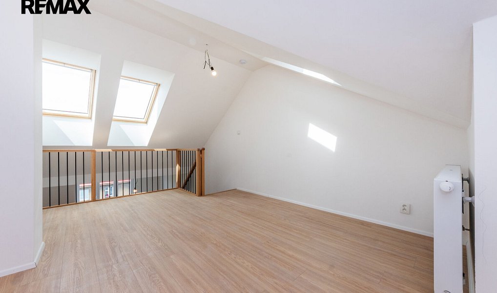 Prodej bytu 2+kk 46 m², Praha – náhled fotky 2