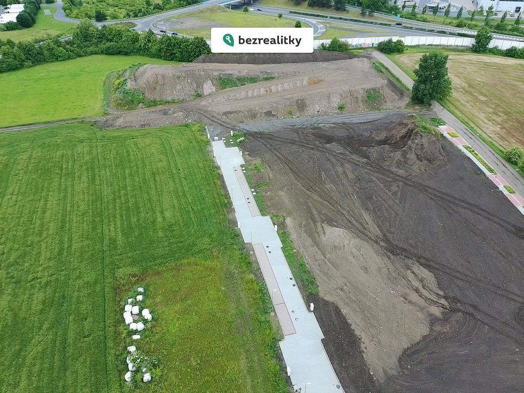 Prodej stavebního pozemku 600 m² — photo 2
