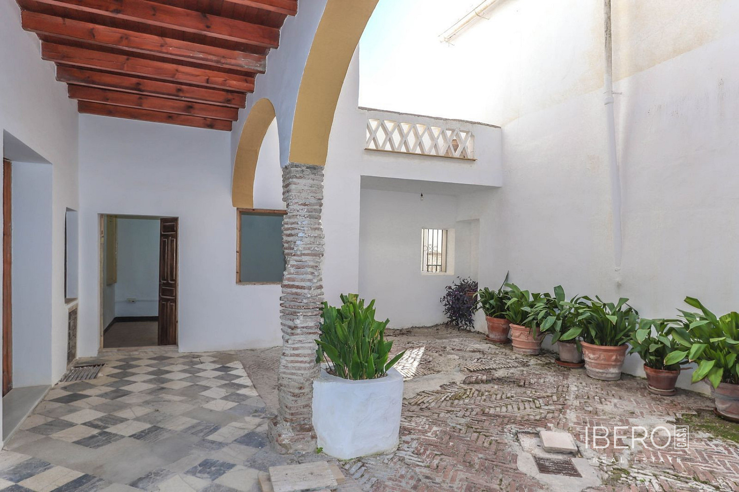 Prodej domu 535 m² s pozemkem 190 m² — photo 2