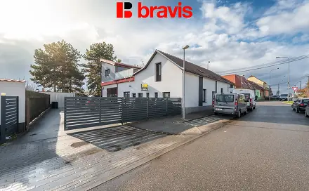 Prodej domu 425 m² s pozemkem 562 m², V aleji, Brno - Holásky