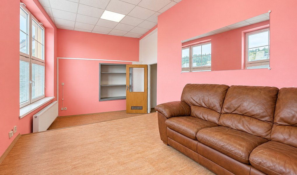Pronájem obchodních prostor 25 m², Železný Brod – náhled fotky 3