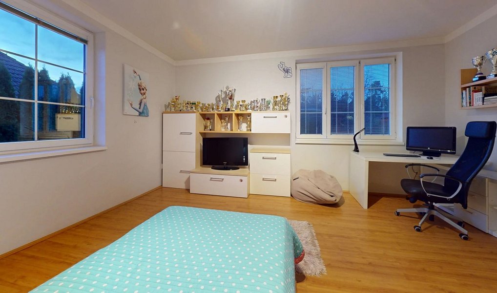Prodej domu 424 m² s pozemkem 1 557 m², Hradištko – náhled fotky 18