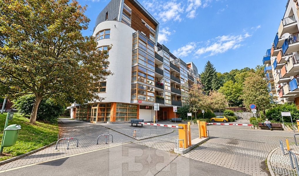 Pronájem bytu 1+kk 43 m², Praha – náhled fotky 13
