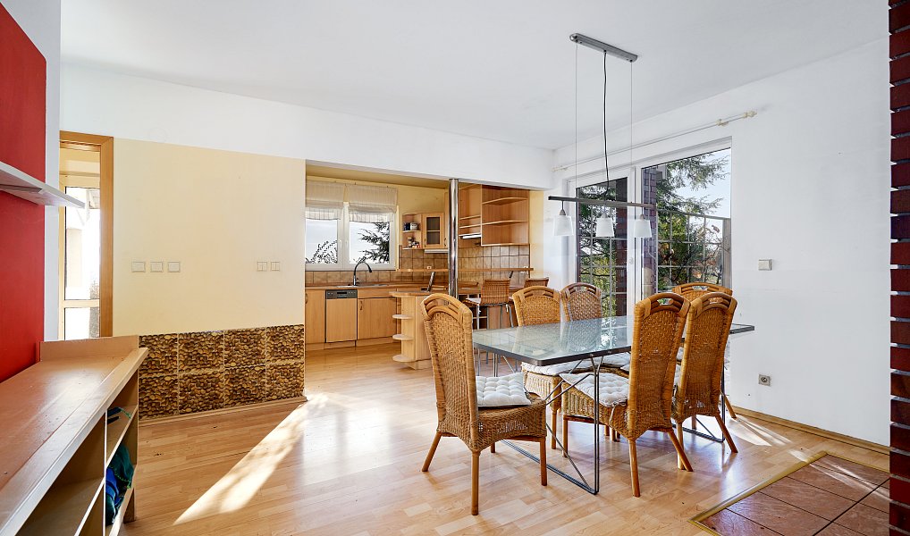 Prodej domu 237 m² s pozemkem 1 094 m², Černé Voděrady – náhled fotky 2