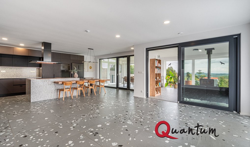 Prodej domu 244 m² s pozemkem 873 m², Divišov – náhled fotky 4