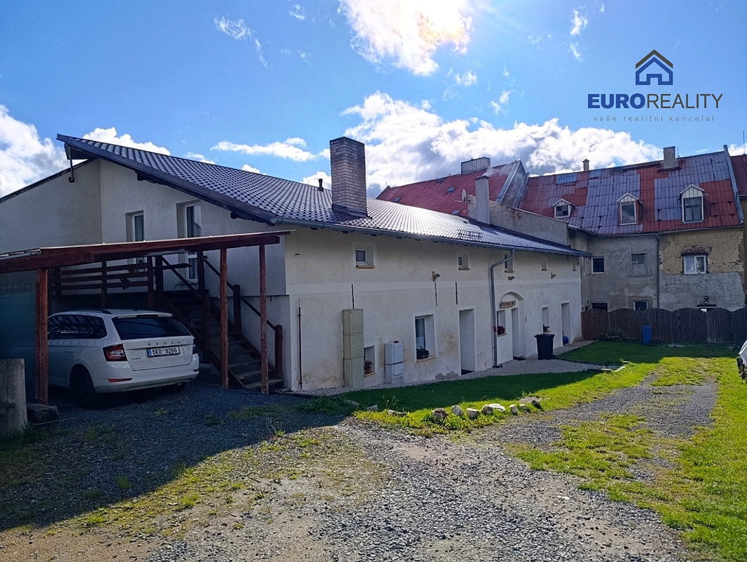 Prodej domu 360 m² s pozemkem 208 m²