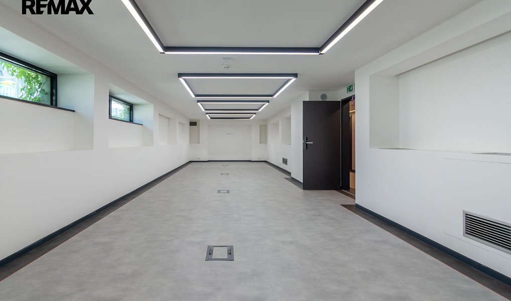 Pronájem obchodních prostor 198 m², Praha – náhled fotky 2