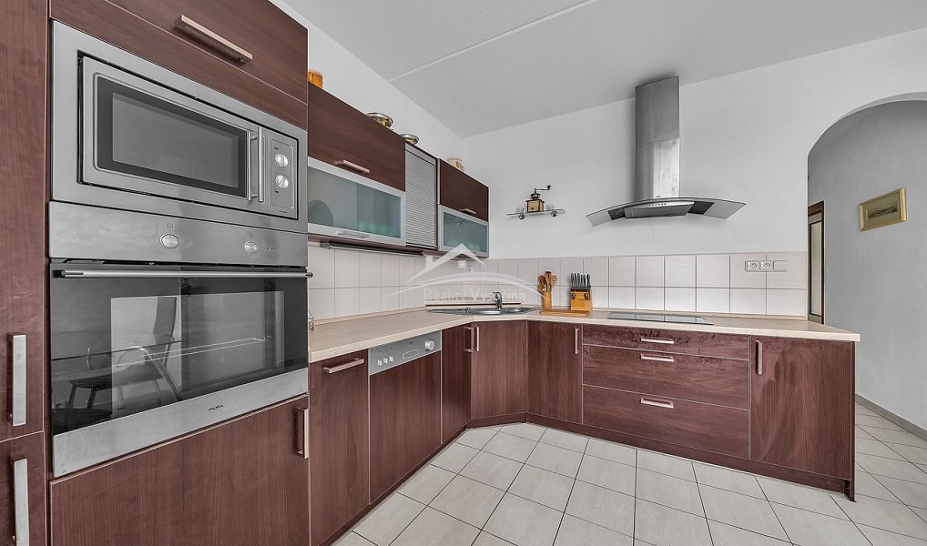 Prodej bytu 3+1 70 m², Třeboň – náhled fotky 2