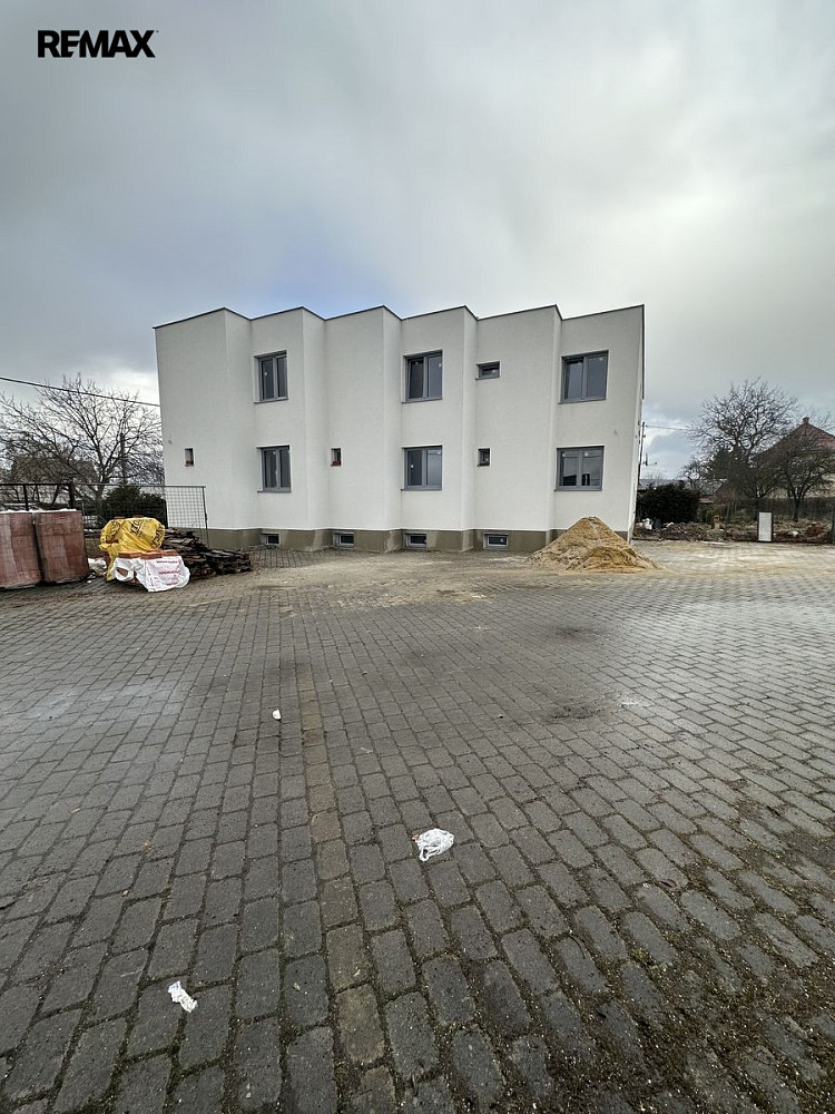 Prodej nájemního domu, činžáku 700 m² — photo 5